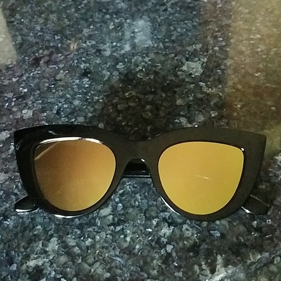 2/$20 OVERSIZED CAT EYE MIRRORED SUNGLASSES PINUP - Picture 3 of 5